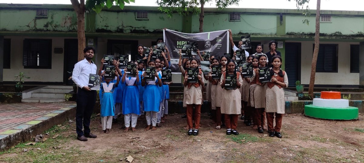 aafa_odisha's tweet photo. ALLUARJUN FANS ASSOCIATION BERHAMPUR ODISHA🖤

EVENT-17

 HPV AWARNESS PROGRAM COMPLETE SUCESSFULL✅

@alluarjun
@imsarathchandra
@ArjunKumar_AAA
@AAFAOnline

 #AAFASupportsHPVDrive
#HPVVaccine
#CervicalCancerAwareness
#SwasthNariViksitBharat https://t.co/3wFyZD9EFj