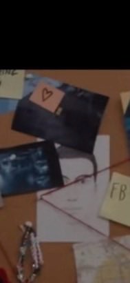 watermelonscarf's tweet photo. yall this is the full pic from the nbc emmys skit does it actually look like a pic from the petal photoshoot or was this just delusional clowning  #tayariana #taylorswift #arianagrande https://t.co/3AYlGYPRRi