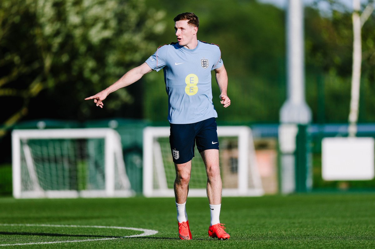 ManCity's tweet photo. 🦁🦁🦁

🏴󠁧󠁢󠁥󠁮󠁧󠁿 @England https://t.co/MwqkTkwBk5