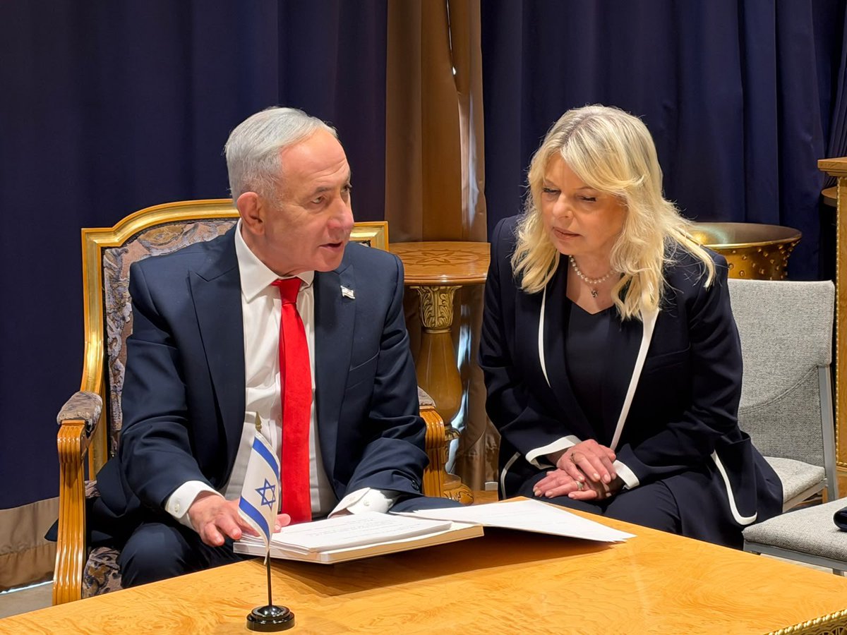 netanyahu's tweet photo. אני תמיד גאה לייצג אתכם מול העולם. תכף עולה להילחם באו״ם למען 🇮🇱 https://t.co/v1YxZLCATz