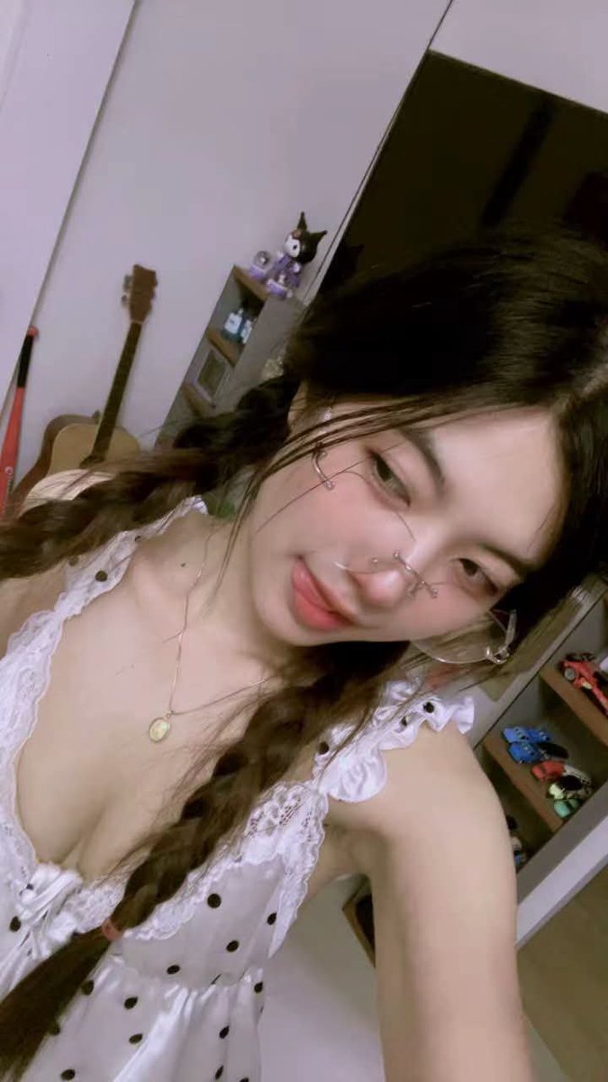 cindy20us7's tweet photo. 🫧 ""ใครชอบเนื้อฟูนุ่มๆ ขอป้ายยาตัวนี้เลย พอลองเกลี่ยแล้วฟีลดีมาก!""
🌤️ ครีมกันแดดเนื้อซูเฟล่ บางเบา คุมมันนาน ✨
🌤️ สัมผัสเบาๆ บนผิว เหมาะกับวันที่ต้องเจออากาศร้อนหรือออกไปข้างนอก
🫶 ทักมาได้เลย 

🆔 aida53 

📍พิกัด : #รับงานเชียงราย #เชียงราย https://t.co/XKd91ZigGg