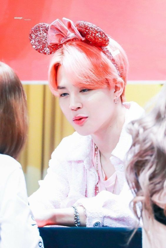 Av_ky101's tweet photo. 190427 Soundwave Fansing
Pink #Jimin Simseok Hall #BoyWithLuv https://t.co/I9htfrqv6F