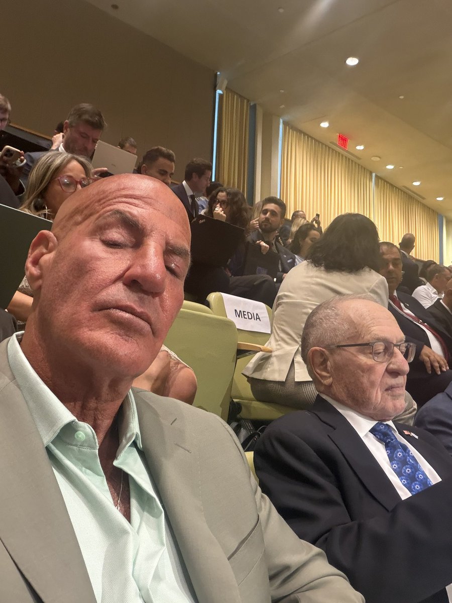 sidrosenberg19's tweet photo. Me and my friend @AlanDersh in our seats at the UN waiting for the great @netanyahu to speak! 🇮🇱❤️ https://t.co/FG2RaYh1WF