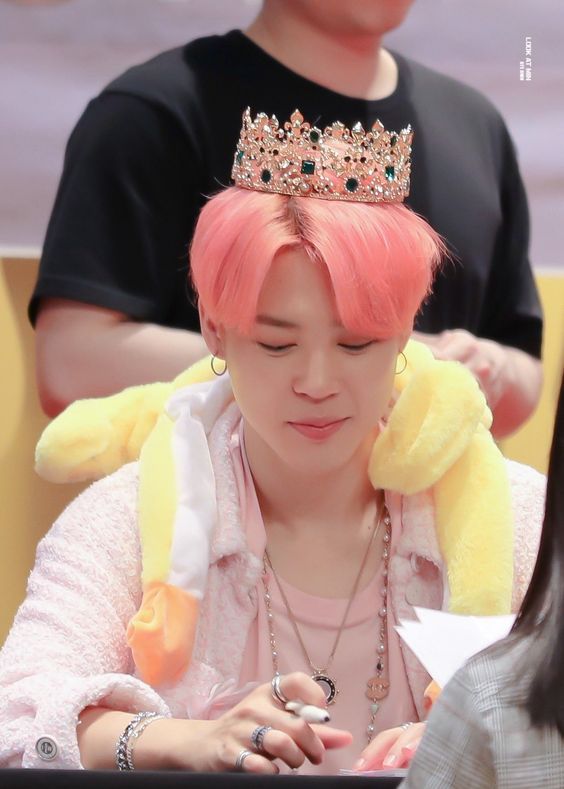 Av_ky101's tweet photo. To participate in the event on April 27, 2019, fans had to purchase copies of *Map of the Soul: Persona* specifically from the Soundwave website or retail locations during a designated period.
#Pink #Jimin https://t.co/aPuYwy0Bqz