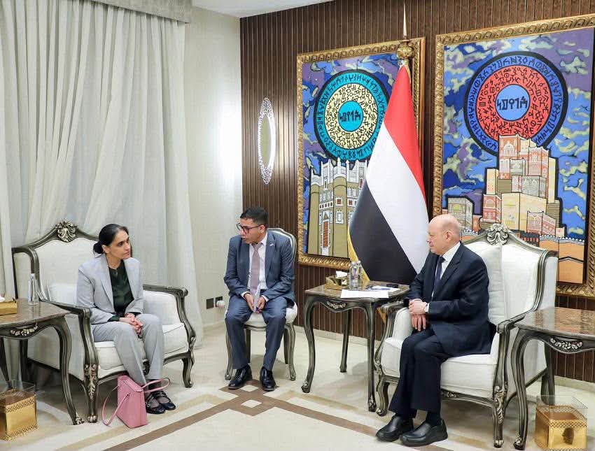 OmHhr8's tweet photo. أشاد فخامة الرئيس اليمني بالدور المحوري للمملكة العربية السعودية، ودعمها المستمر للحكومة والشعب اليمني، فضلاً عن تدخلاتها الاقتصادية والإنسانية والإنمائية، ومساندة برنامج الإصلاحات وتحسين الخدمات الأساسية المقدمة للمواطنين في مختلف المحافظات
#اليمن #اليوم_الوطني_٩٦ https://t.co/uWi6DNOKKf