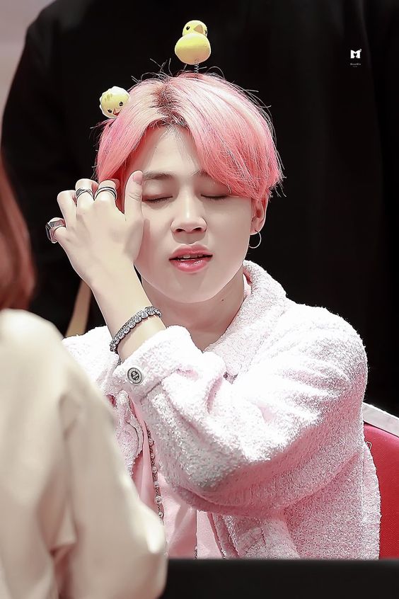 Av_ky101's tweet photo. To participate in the event on April 27, 2019, fans had to purchase copies of *Map of the Soul: Persona* specifically from the Soundwave website or retail locations during a designated period.
#Pink #Jimin https://t.co/aPuYwy0Bqz