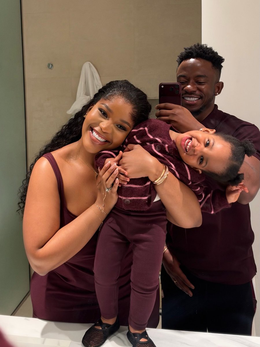 irene_tlou's tweet photo. The Okoronkwo’s  understood the assignment 🍷✨

A happy family matching, pure joy, and love that you can feel through the screen. We love to see it. https://t.co/yONvPQzKf8