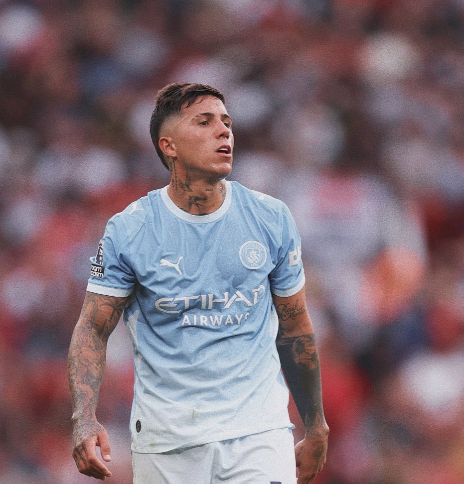fodensss's tweet photo. pasado y presente de manchester city. https://t.co/w8TlSxFvd9
