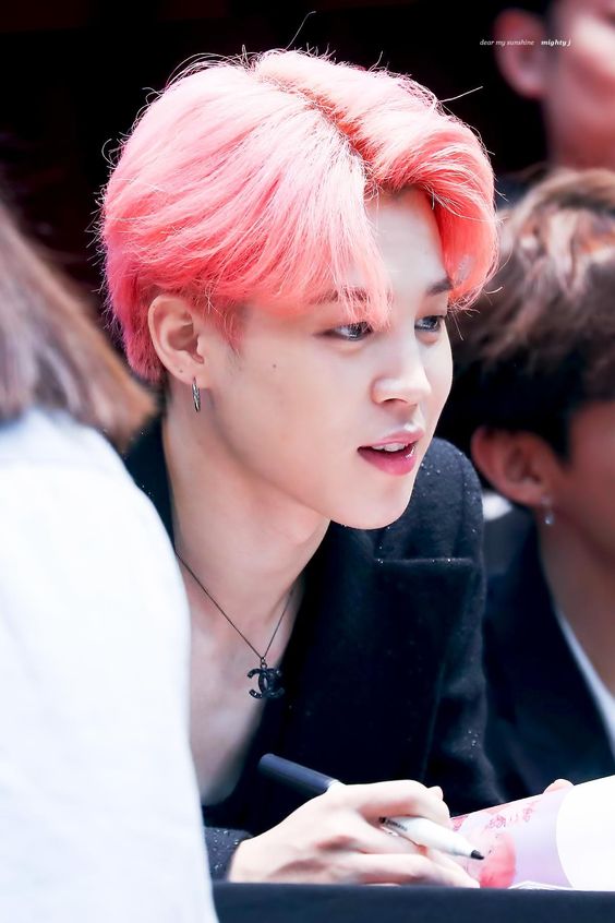 Av_ky101's tweet photo. 190421 Aladin Fansing #Jimin 🌷 https://t.co/dayK11vAhn