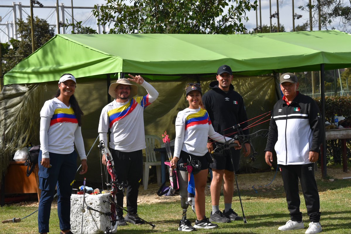 COLParalimpico's tweet photo. 🏹🇨🇴 ¡Nuestra Selección Colombia de Para Tiro con Arco sigue preparándose!

Nuestros Para atletas participan en el campamento de la Selección de Arqueros de Colombia, fortaleciendo sus habilidades y técnica. 🎯

#SomosImPARAbles #ParaTiroConArco https://t.co/b2n3rAghpY