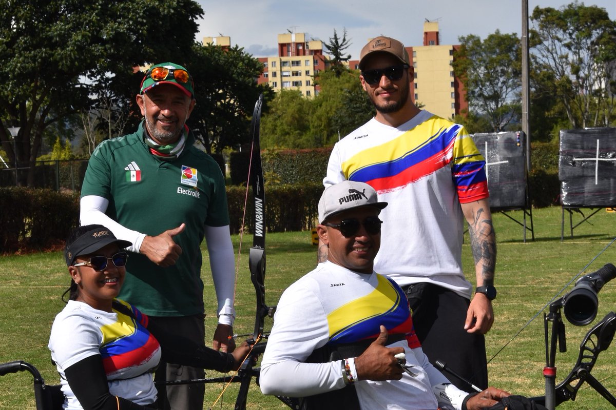 COLParalimpico's tweet photo. 🏹🇨🇴 ¡Nuestra Selección Colombia de Para Tiro con Arco sigue preparándose!

Nuestros Para atletas participan en el campamento de la Selección de Arqueros de Colombia, fortaleciendo sus habilidades y técnica. 🎯

#SomosImPARAbles #ParaTiroConArco https://t.co/b2n3rAghpY