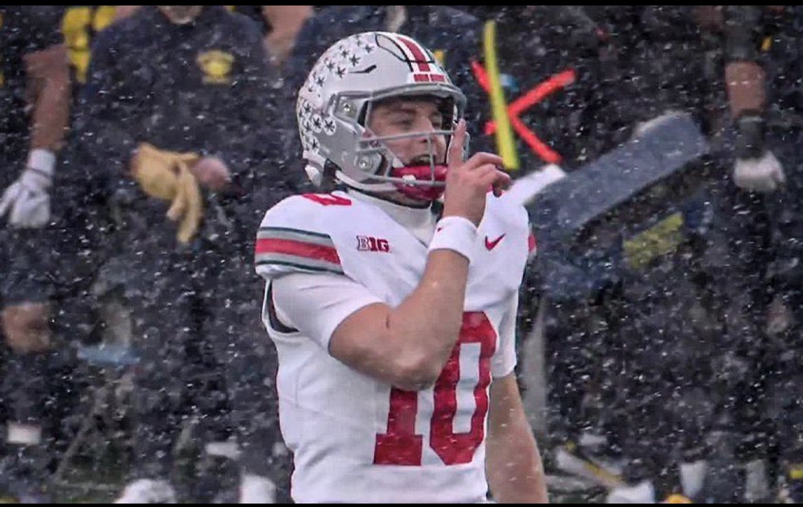 23ohioVworld23's tweet photo. Ur not getting me to turn on this Cali kid who went no long sleeves at Ann Arbor in the snow who went on the road and led us to a 27-9 victory turning the rivalry around 

Ur just not. https://t.co/aquzJPVunK