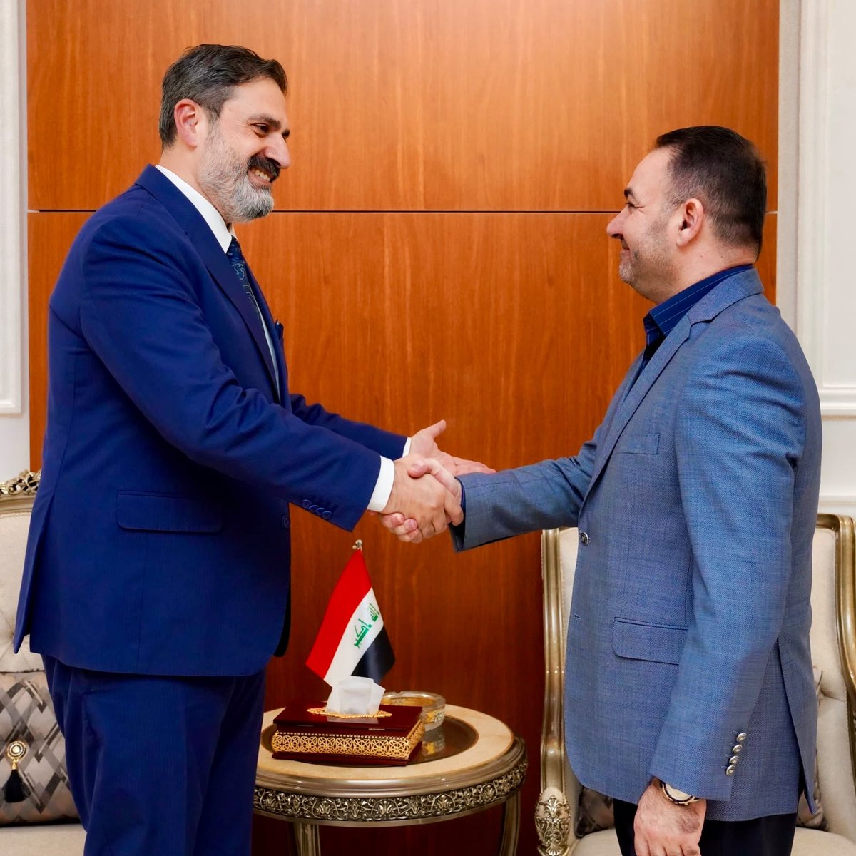 ASKON's tweet photo. Genel Merkez Yönetim Kurulu Üyemiz Erhan Çelik, Bağdat’ta, Irak Ticaret Bakanlığı görevine getirilen Dr. Mustafa Al-Ani’yi ziyaret ederek Genel Başkanımız Sayın Orhan Aydın ve derneğimiz adına tebriklerini iletti. 

Yeni Bakan’a görevinde başarılar diliyoruz.
🇹🇷🇮🇶 https://t.co/9uvb4gDAtc