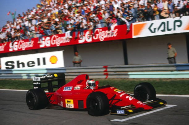 1980sF1OTD's tweet photo. 🇵🇹 Portuguese Grand Prix, Estoril, 24 September 1989.

1 🇦🇹 Gerhard Berger    Ferrari 🏁🏆🍾
2 🇫🇷 Alain Prost    McLaren-Honda 🏆🍾 
3 🇸🇪 Stefan Johansson    Onyx-Ford 🏆🍾

1/2

© Getty Images #F1 https://t.co/Lygx8uT4L0