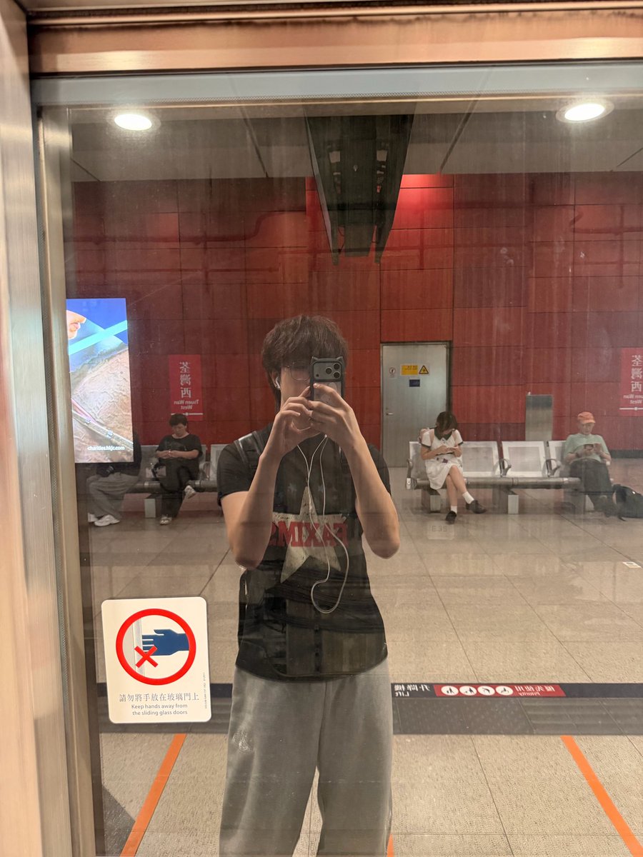 gyudnon's tweet photo. 1am 食宵夜 the best https://t.co/oC8cXjOzrO