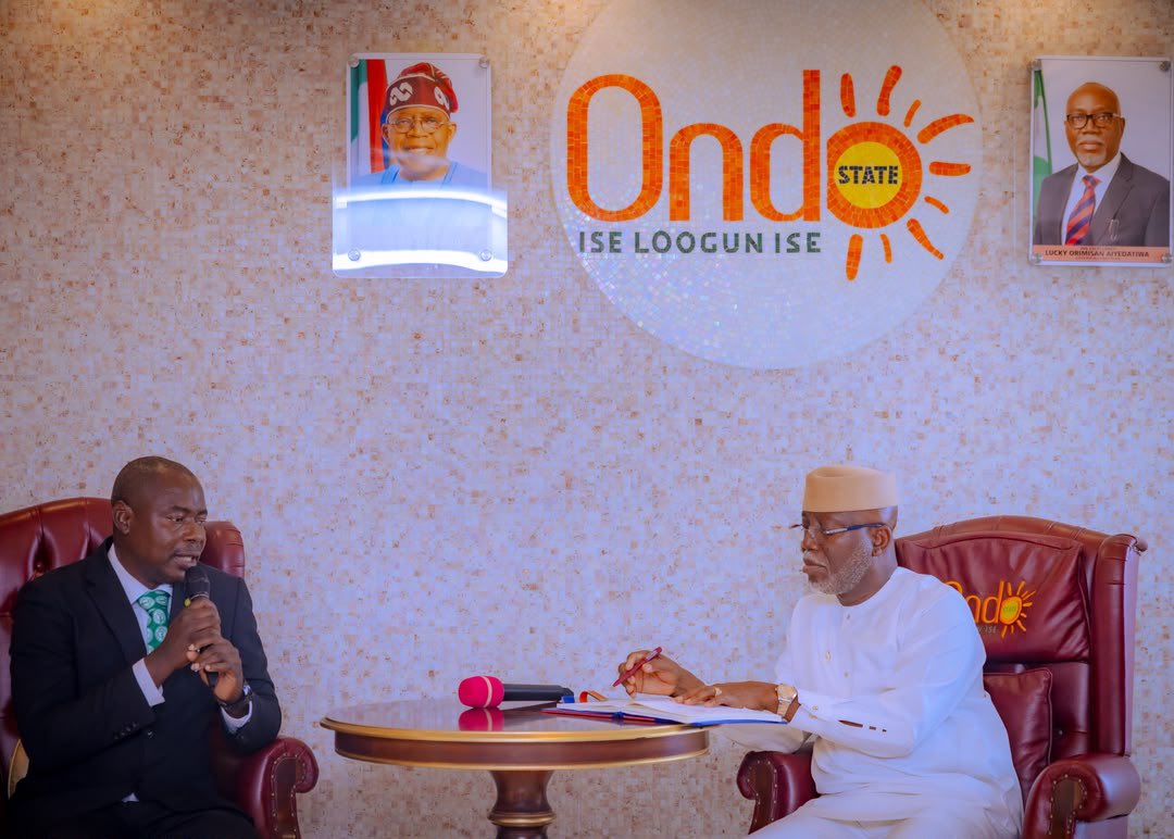 OndoStateOnline's tweet photo. GOV AIYEDATIWA HOSTS NMA, PLEDGES MORE INVESTMENT IN HEALTH SECTOR

...Gov promises to review, inaugurate HMB board

Ondo State Governor, His Excellency, Hon Lucky Orimisan Aiyedatiwa, on Thursday, pledged to deepen investment in the health sector, assuring the Nigeria Medical Association (NMA), Ondo State chapter, that his administration will continue to strengthen healthcare delivery across the state.

Governor Aiyedatiwa gave the assurance when the newly elected executive members of the NMA paid him a courtesy visit in his office in Akure.

The governor congratulated the new executives, saying their election demonstrated the confidence reposed in them by members of the association.

He also commended the immediate past leadership of the association for their contributions and urged them to continue providing guidance and encouragement to the new executives.

Governor Aiyedatiwa thanked the NMA for recognising his administration’s achievements in the health sector, saying its campaign promises are being translated into visible and verifiable actions capable of positively impacting the people.

“I want to assure you that I will do more, as long as I am here. I will work within the limited resources that are available at my disposal,” he said.

The governor said security of lives and property remain the administration’s first priority, followed by health and education, stressing that no sector would be left behind.

He said his administration inherited a health sector that required a turnaround to better serve the people, adding that education is also a priority because no nation can develop without producing young leaders and the human capital needed in other sectors.

Governor Aiyedatiwa said the government is equipping hospitals and had awarded contracts for 500-bed projects across the state, with contractors already on site.

Responding to the NMA’s concerns on doctors serving as corps members, particularly the difficulty in attracting doctors to Akure, the governor said he would look into the matter.

He disclosed that his administration had increased allowances to attract corps members and is constructing a new structure to provide better accommodation at the corps members’ camp.

On the Ondo State Hospitals Management Board (HMB), Governor Aiyedatiwa said he would review its composition and formally inaugurate the board.

He explained that the former chairman left after his elevation to Secretary to the State Government, while the second member, Dr Segun Ategbole, resigned to contest an election.

The governor said he had appointed a substantive chairman, while Dr Nathaniel Akeredolu had been providing leadership pending the formal inauguration of the board.

“I will look into the composition and do the official inauguration of the board,” he said.

Earlier, NMA Chairman in Ondo State, Dr Roland Arohunmolase, commended Governor Aiyedatiwa for his commitment to the health sector and the welfare of health workers.

He described the governor’s initiatives as revolutionary, saying they had positively impacted residents and health workers.

Arohunmolase commended Governor Aiyedatiwa for implementing the new salary structure approved by the National Wages Commission, describing Ondo as the first state to do so. He said the development had improved workers’ economic wellbeing and service delivery.

He also praised the procurement of state-of-the-art equipment, including a CT scan, and the plan to establish 500-bed hospitals across the state.

In attendance were the Secretary to the State Government, Dr Taiwo Fasoranti; Chief of Staff, Prince Segun Omojuwa; Head of Service, Chief Segun Odusanya; Commissioner for Health, Dr Banji Ajaka; Commissioner for Information, Hon Idowu Ajanaku; Commissioner for Finance, Mrs Omowunmi Isaac; and Special Adviser to the Governor on Health, Prof Simidele Odimayo.

Prince Ebenezer Adeniyan,
Chief Press Secretary to the Governor of Ondo State. 
September 24, 2026.