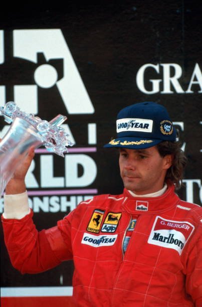 1980sF1OTD's tweet photo. 🇵🇹 Portuguese Grand Prix, Estoril, 24 September 1989.

1 🇦🇹 Gerhard Berger    Ferrari 🏁🏆🍾
2 🇫🇷 Alain Prost    McLaren-Honda 🏆🍾 
3 🇸🇪 Stefan Johansson    Onyx-Ford 🏆🍾

1/2

© Getty Images #F1 https://t.co/Lygx8uT4L0