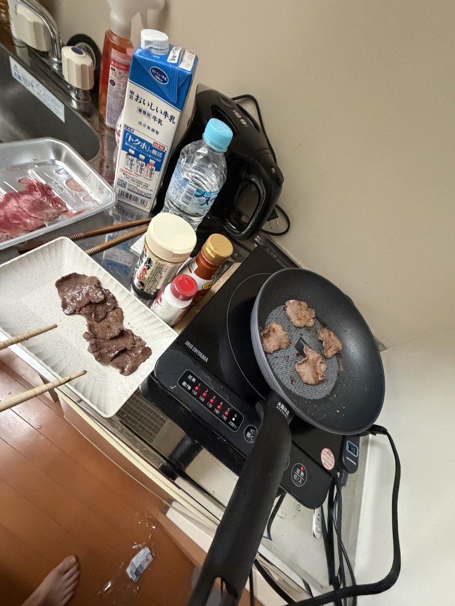 hinaCHOD's tweet photo. やきにくぱーてぃー https://t.co/RjkEq2C9U3