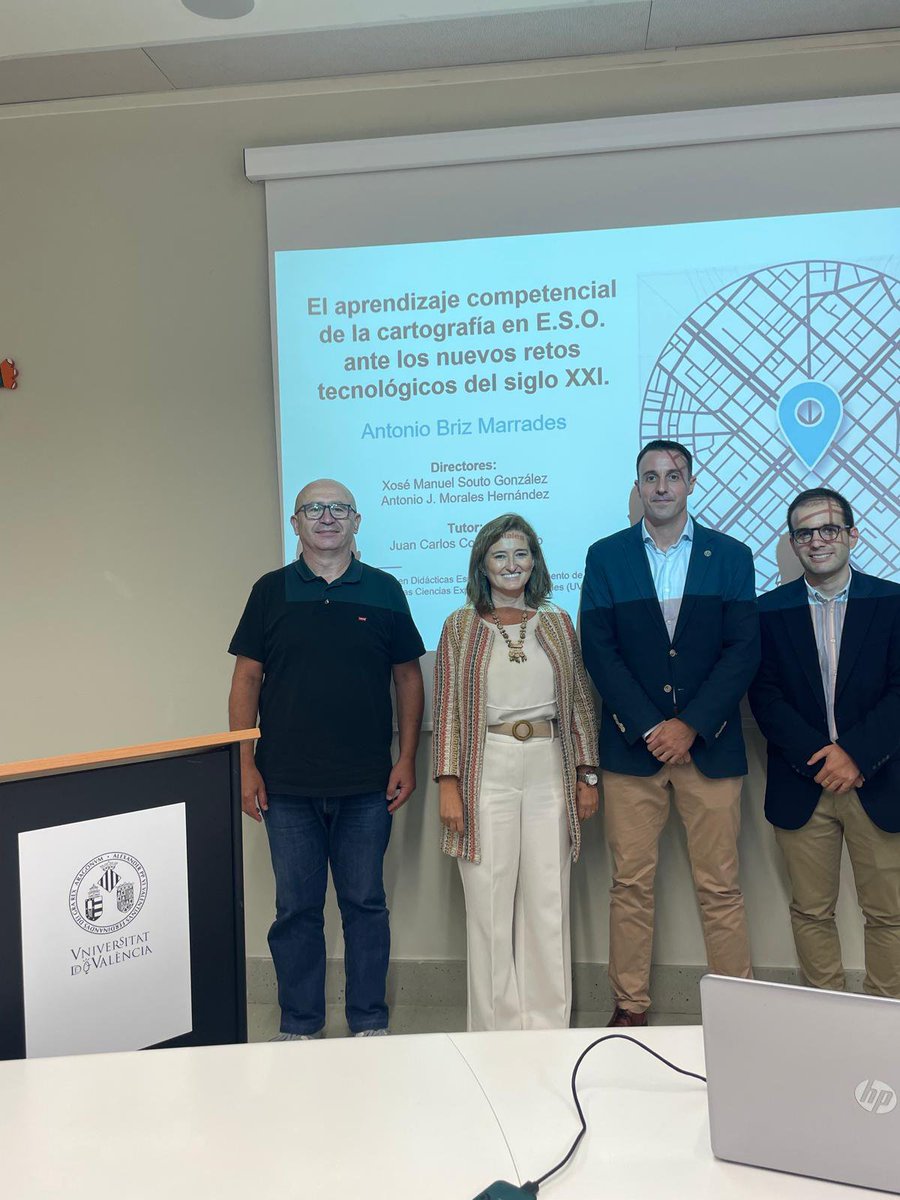 Diegarmon's tweet photo. Tesis doctoral. Nuevo doctor: Antonio Briz Marrades. @Facformacio @MUIDE_UV @socialsuv . Programa de Doctorado en Didácticas Específicas. @UV_EG . https://t.co/w1hVzNnacT