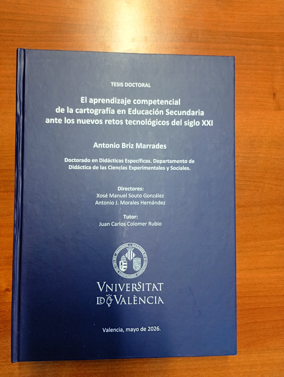 Diegarmon's tweet photo. Tesis doctoral. Nuevo doctor: Antonio Briz Marrades. @Facformacio @MUIDE_UV @socialsuv . Programa de Doctorado en Didácticas Específicas. @UV_EG . https://t.co/w1hVzNnacT