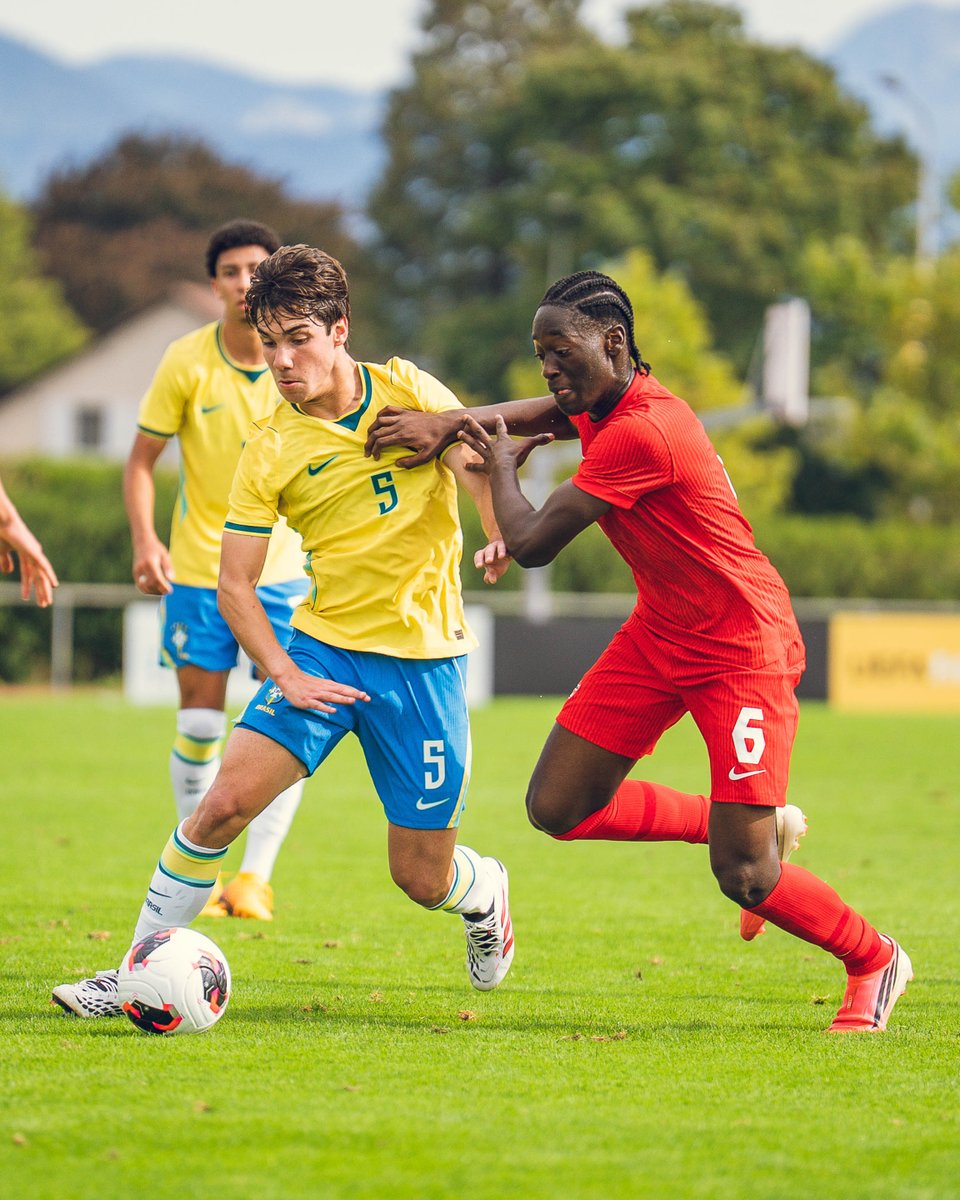AthleticoPR's tweet photo. 🇧🇷🌪️ Com quatro piás do Caju, Seleção Brasileira Sub-17 goleia o Canadá na estreia do Torneio da Amizade UEFA!

O goleiro Arthur Sehn, o lateral-direito Marcos Pesseti, o meia Léo Cerci e o atacante Bryan foram titulares na vitória por 6 a 0 sobre os canadenses. 

🔜 A seleção volta a campo no domingo para enfrentar a Espanha, novamente em Nyon. 

Bem demais, piazada! 👏 

📸 Fabio Souza/CBF