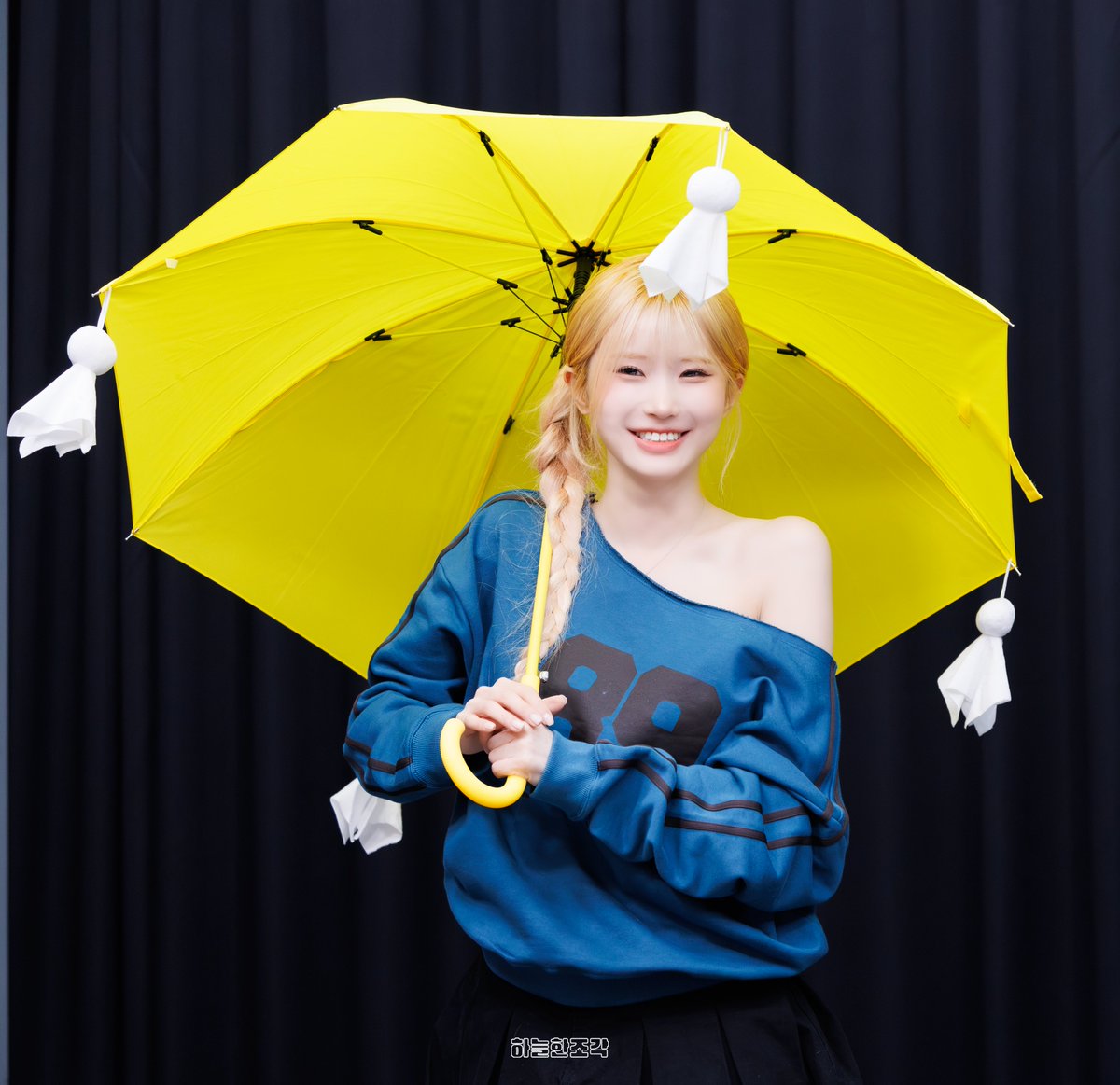 sky_piece_9's tweet photo. 260911 후즈팬 스토어 팬사인회 
송하영  
#송하영 #프로미스나인
#fromis_9 #SONGHAYOUNG https://t.co/XHRyUnlwsU