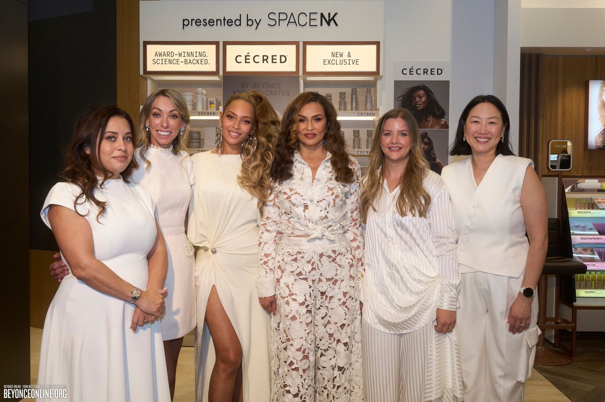 Bey_Online's tweet photo. More photos: Cécred UK Launch Event

https://t.co/NtysAtvraI https://t.co/9QMQ2Gfe5X