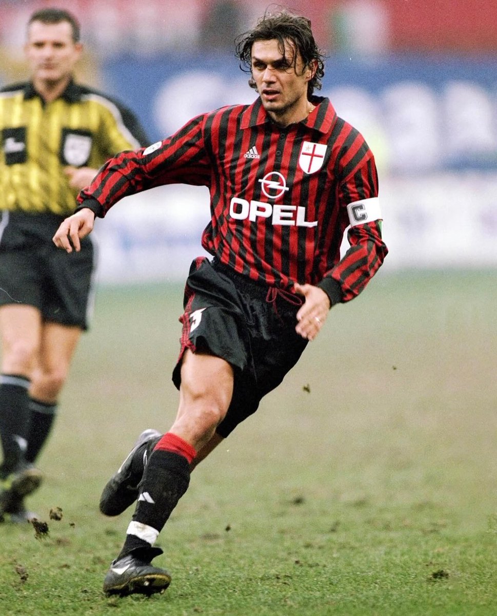 90sfootball's tweet photo. Paolo Maldini 🧱 https://t.co/euduvz2Ugc