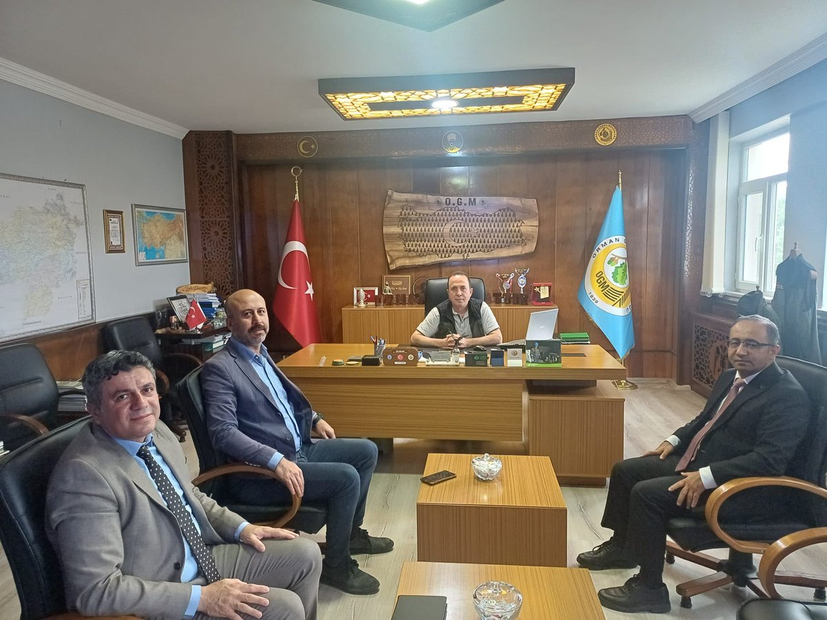 SiVASDSM's tweet photo. Sivas Denetimli Serbestlik Müdürlüğü tarafından, Sivas Orman İşletme Müdürlüğü ziyaret edilerek İşletme Müdürü Sefa Duman ile görüşüldü.
Görüşme esnasında birlikte yürütülecek faaliyetler hakkında karşılıklı fikir alışverişinde bulunuldu. https://t.co/NqLhYNjMyj