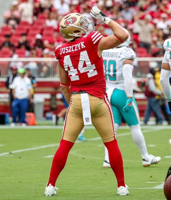 SaycheeseDGTL's tweet photo. The NFL fined 49ers FB Kyle Juszczyk $14,926 for pretending to chug a beer during the game vs. Dolphins. They’re saying it’s “Poor Taste” 

NO FUN LEAGUE https://t.co/Yo1R128OSK
