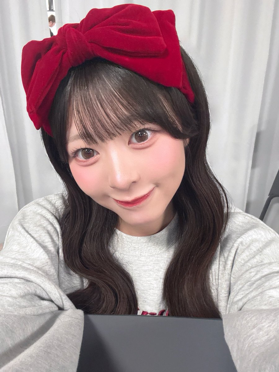 momo_KLM0306's tweet photo. おはよーう🌞

みんなは昨日のサッカー代表戦見ましたか❣️
わたしは見ていたのだけどね、いつの間にか独り言をたくさん言って��てびっくりしたよ❣️
足が長いﾅｰ！とか、転けたら痛いﾖｰ！とかね。ぷぷ（え❓🫪）
もう少し知的なコメントができるように勉強します。😗

それでは金曜日もいっしょにがんばろうね🎶

 #カワラボメイツ #青島もも