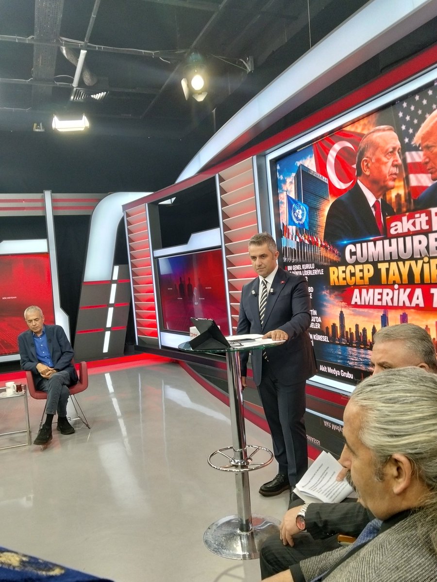 edaviyetezgelen's tweet photo. @FeridunErdogral
#akittv https://t.co/IOQKOEN50L