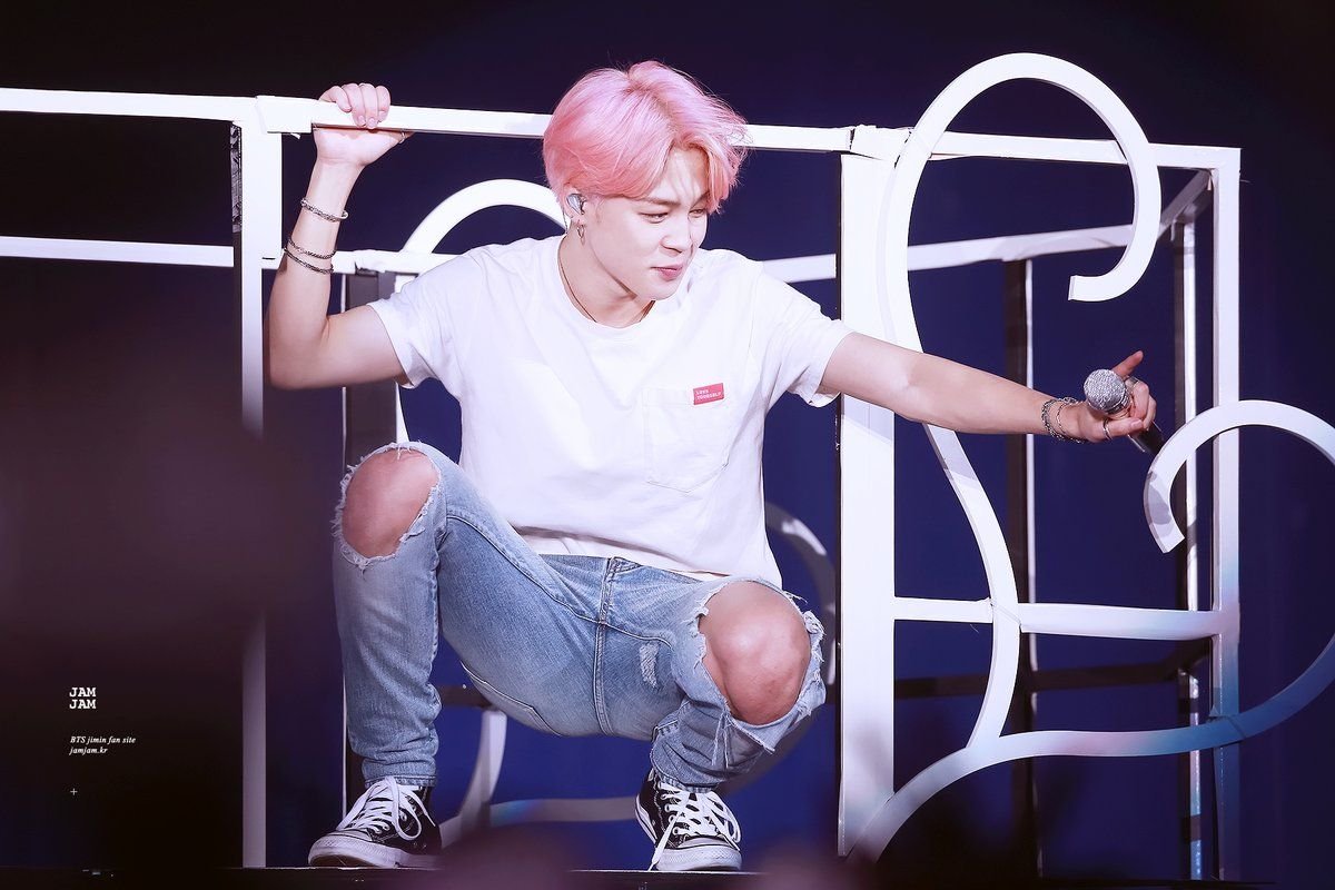 Av_ky101's tweet photo. 190112 LYS TOUR NAGOYA D1 #Pink_Jimin https://t.co/FZv6oxxe3p
