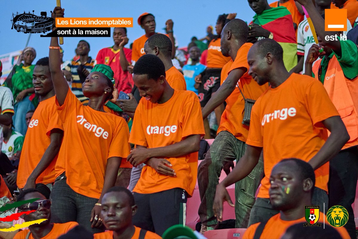 Orange_Cameroun's tweet photo. Les supporters sont debout et donnent déjà de la voix pour accueillir nos Lions ! 📣🔥

La ferveur monte d’un cran dans les tribunes du Stade Roumdé Adjia. 🦁⚽

#Lions4Life #Lions4Life https://t.co/c1qGARgawi