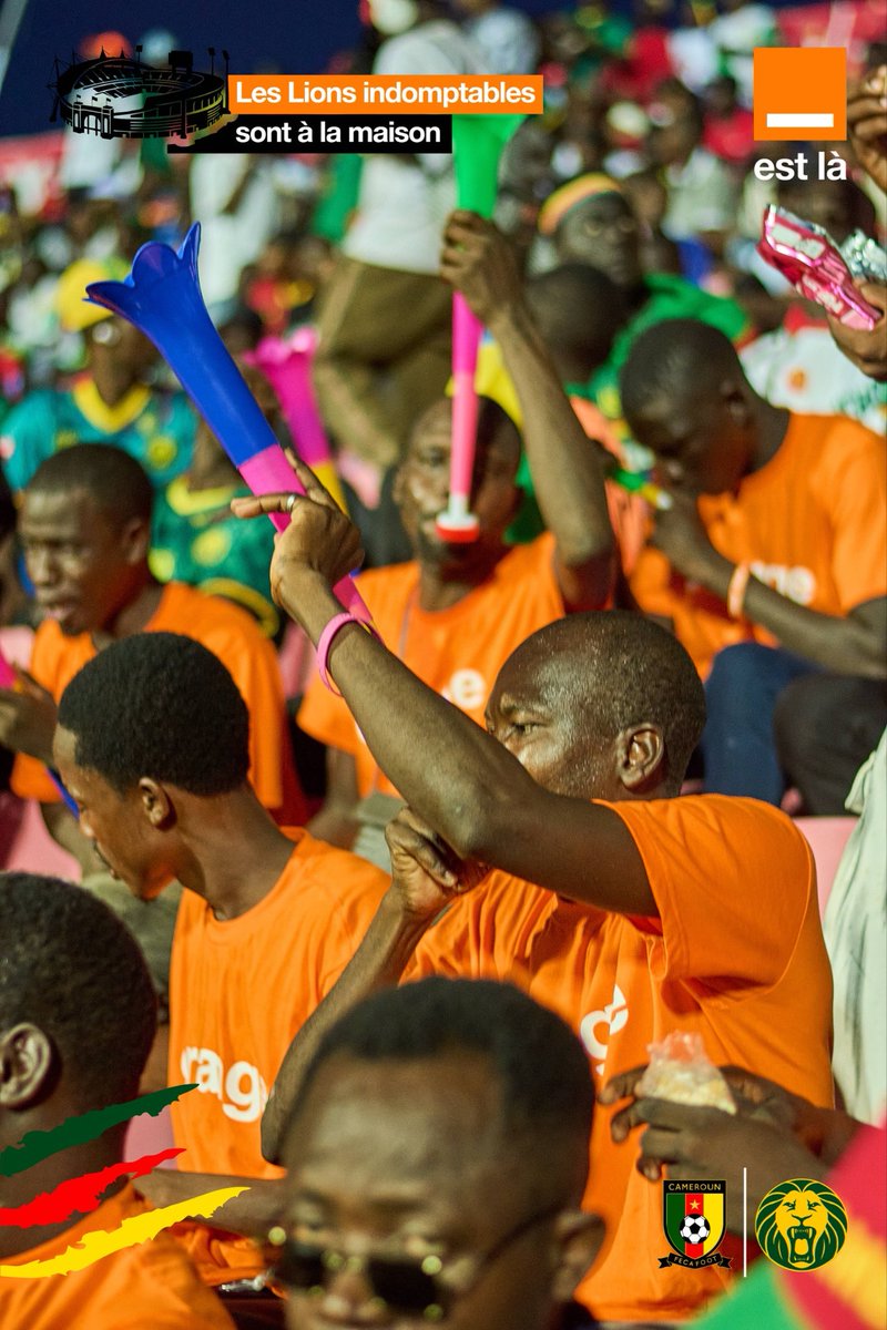 Orange_Cameroun's tweet photo. Les supporters sont debout et donnent déjà de la voix pour accueillir nos Lions ! 📣🔥

La ferveur monte d’un cran dans les tribunes du Stade Roumdé Adjia. 🦁⚽

#Lions4Life #Lions4Life https://t.co/c1qGARgawi