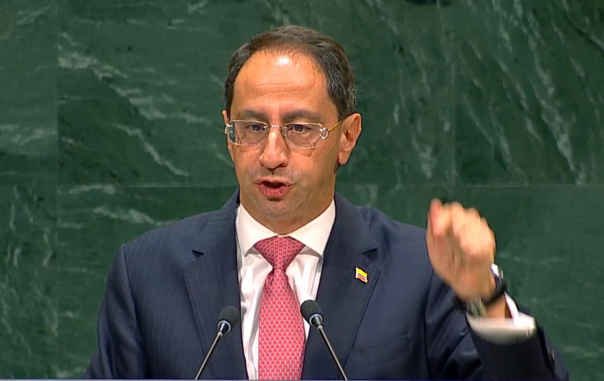 ViceColombia's tweet photo. En la Asamblea General de la ONU, el vicepresidente @jrestrp, en representación del presidente Abelardo De La Espriella, deja un mensaje claro: un país que no se rinde, que quiere volver a confiar en sí mismo y que invita al mundo a creer en él.

10 mensajes clave 👇🏼 🧵 https://t.co/28GhXacDBo