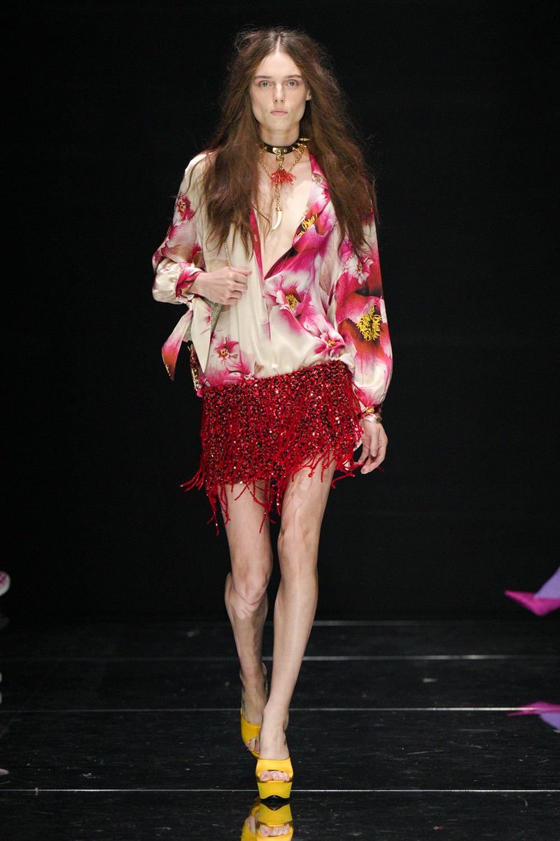 itgirlbackup's tweet photo. Keeping skirts so fun and super mini https://t.co/S1ru17CKTs