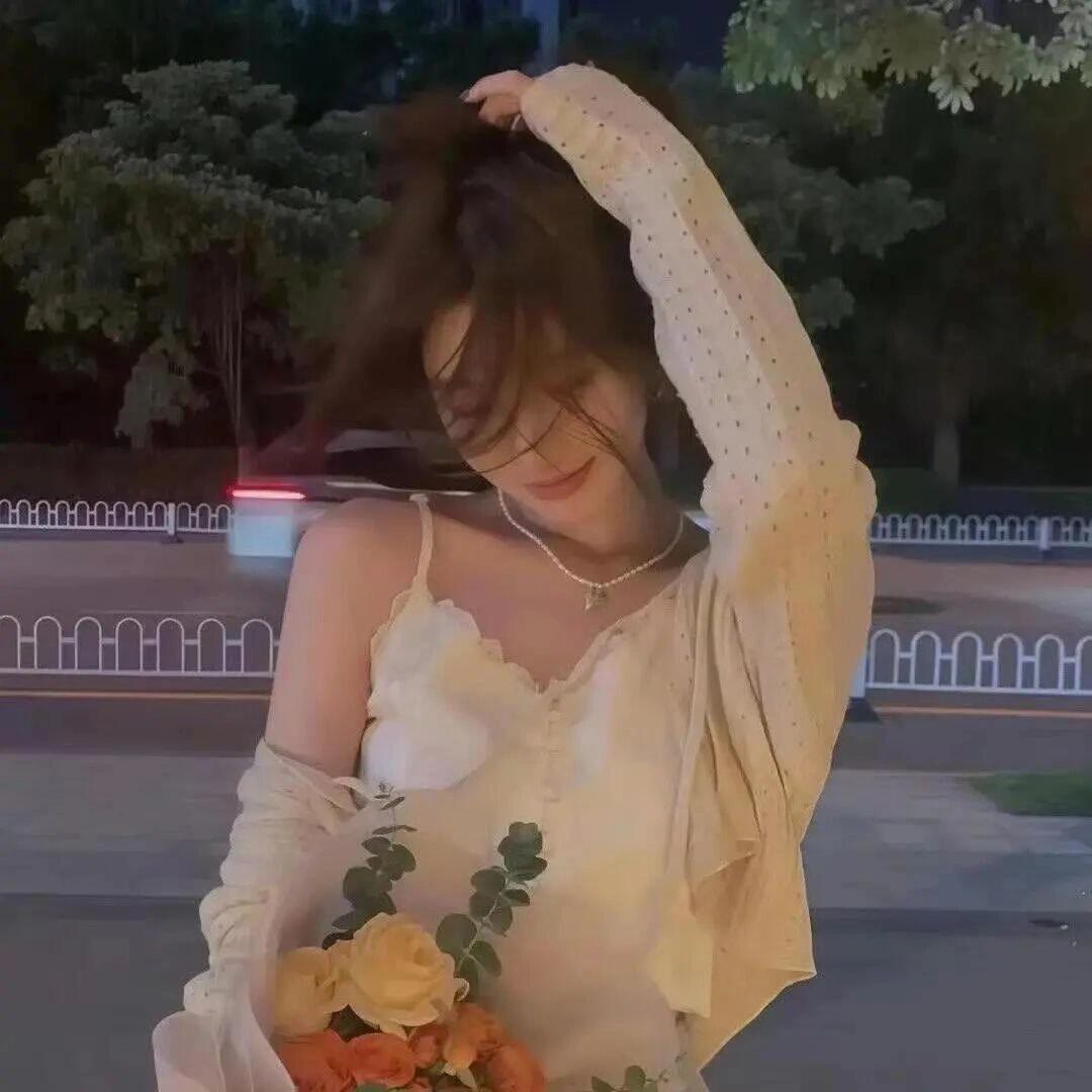 WillenaSypm0r's tweet photo. puzzle冒个泡～坐标先放这：武汉附近。04年女大，165/50，想找人聊聊天，先认识再说～this #约炮 #女大 #武汉 https://t.co/urK2Kcotm9