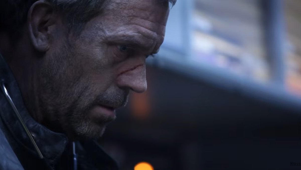 reha37's tweet photo. House M.D. 4. sezondan sonra o kadar karanlık bir psikolojiye ulaştı ki açılışta introyu göstermeyi bıraktılar, birkaç saniyeliğine logo gelip pat diye diziye giriyordu. 

Intro müziği de dizi için müthişti ama dizinin başlangıç versiyonu için uygundu. İlk 4 sezon ile ikinci 4 sezon inanılmaz farklı. İlk sezonlar vaka çözümü odaklı. Sonraki sezonlar House M.D.'nin ağrıları, depresyonu, bencilliği, yalnızlığı odaklı.

İnanılmaz olan; ilk sezonlardaki House ile sonraki sezonlardaki aynı kişi. Yine vaka çözüyor, yine şaşırtıyor, yine eğlendiriyor, yine kızdırıyor. Ama ilk sezonlarda olayların çözümüne odaklanırken, sonrakilerde House'un psikolojisine empati yapıyorsun.