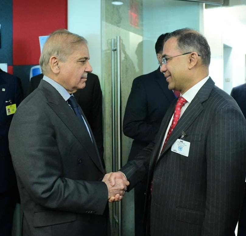 PakPMO's tweet photo. Prime Minister Muhammad Shehbaz Sharif meets PrimeMinister of the People's Republic of Bangladesh,https://t.co/esCJasFf9g.Tarique Rahman in New York. https://t.co/NyNBhXO4ta