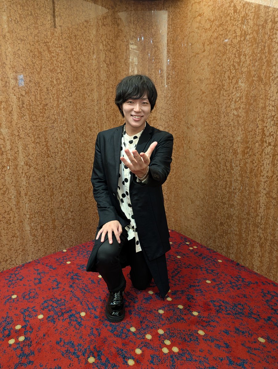 sb7aRk00f5TxbD's tweet photo. @kota_okamoto 怒涛のシルバーウィーク
5連チャン!
走りきりましたねぇ〜✌️
喉ケア肌ケア衣装回し…
台風も秋雨も
大変なことも乗り越えて

「あの夢」に向かって
がんばっていこうたん😻✌️ https://t.co/8hY9s43Izc