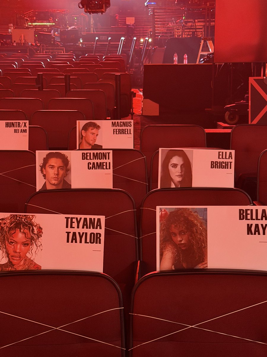 taryder's tweet photo. Getting a sneak peek of the VMAs https://t.co/brWL0JTqFz