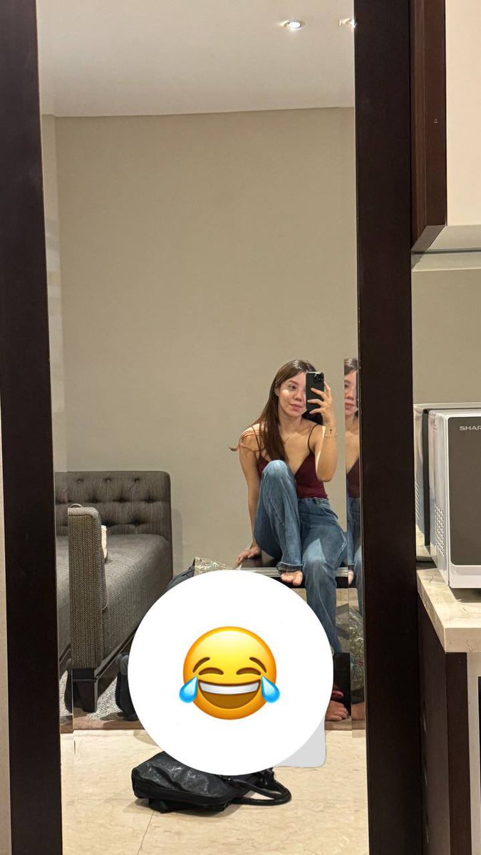 spoilqueenzel's tweet photo. lucky slave 😌 https://t.co/IkRokP6h0Q