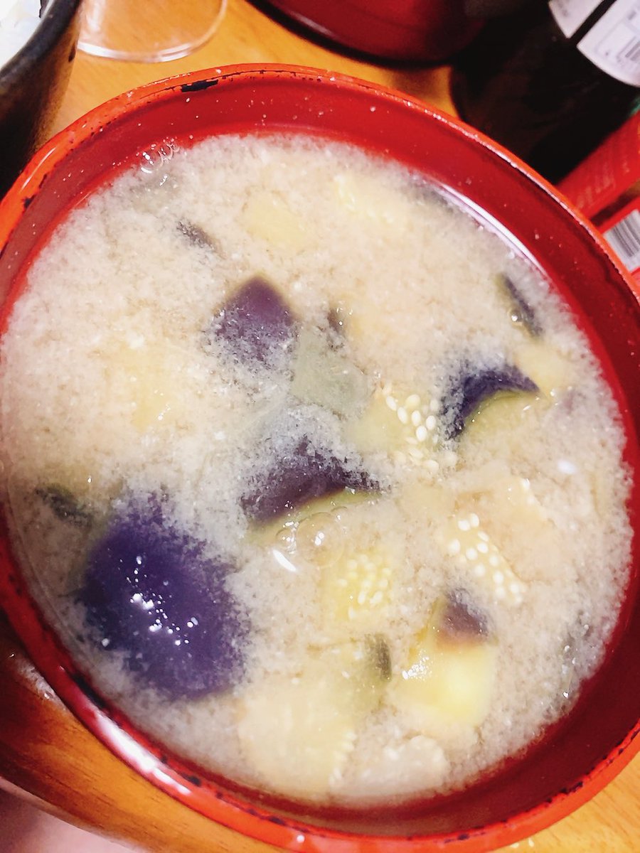 mayuhul's tweet photo. 舌の口内炎が治ったら是非とも食べたい２品↓好きだけど今食べたらきっと染みる😖鰻🐍と茄子🍆のお味噌汁が大大大好き❤️だけど今は…(￣∀￣;）納豆が効くらしく食べてるしビタミンB群不足かと豚肉🐷食べてるし胡麻も食べてるし←ゴマは普通の人以上に摂取🤭早く治って欲しいわ〜(￣ー￣;) https://t.co/D6KOULW1L7