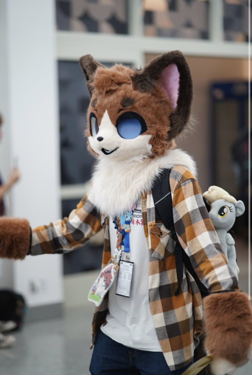 GoldenBright_'s tweet photo. here was a couple of photos of me from ASC, cya next year
#furry #furcon #anthrosocal https://t.co/KG2DN0Xczp