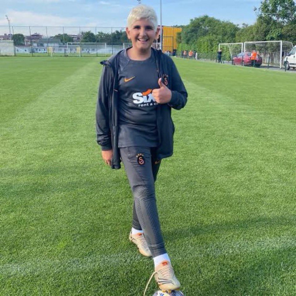 RustCohleFB's tweet photo. Singo’yu babasına aldıran buymuş Galatasaraylılar öyle söylüyor hahaha https://t.co/6kt4GExQka