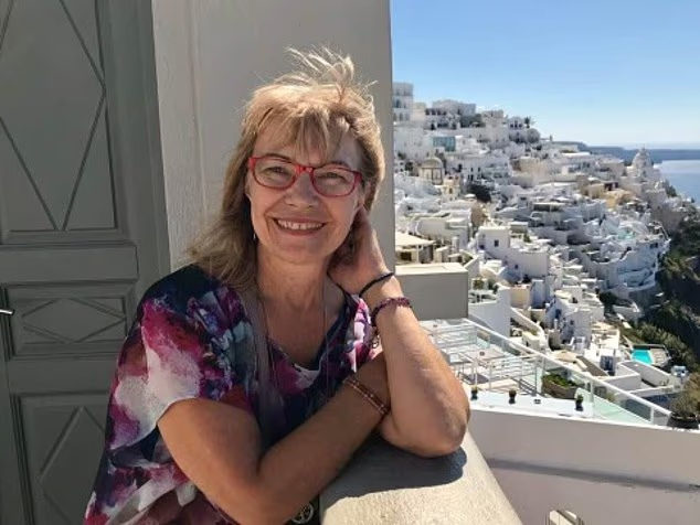 LifeNewsHQ's tweet photo. This is Donna Duncan.

She became depressed after dealing with health problems following a car accident.

She wasn't terminally ill, but Canada euthanized her anyway. Officials gave her two daughters only 48 hours notice and they were powerless to stop them from killing her. https://t.co/chulWSdV5i