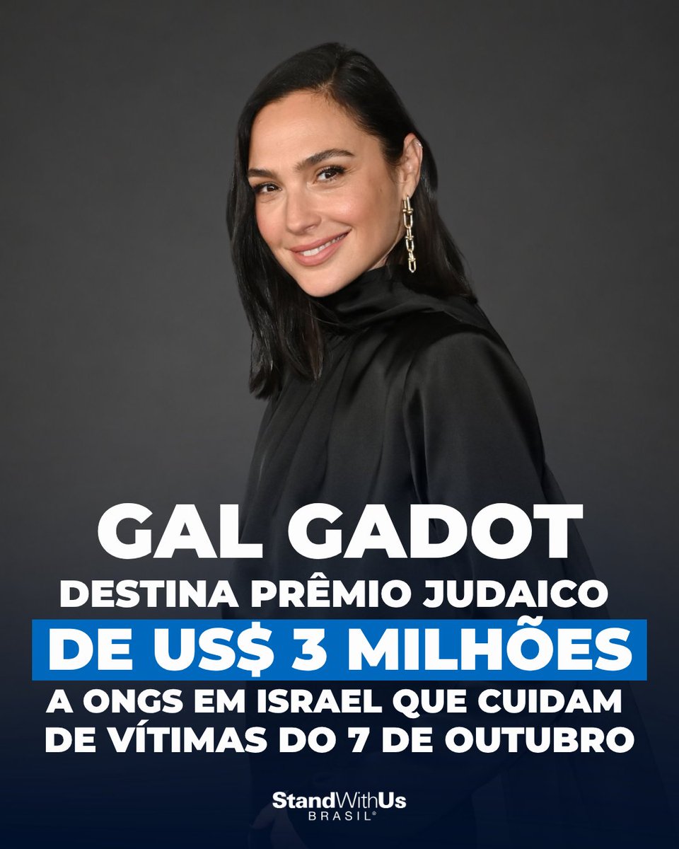 StandwithusBr's tweet photo. A atriz israelense Gal Gadot anunciou, na quarta-feira (23), uma iniciativa de US$ 3 milhões para apoiar 24 organizações israelenses que atuam com saúde mental, tratamento de traumas e assistência a pessoas afetadas pelo massacre de 7 de outubro de 2023 e pelas guerras que se seguiram. O anúncio foi feito pela Genesis Prize Foundation, responsável pelo prêmio recebido pela atriz.

Gal, vencedora do Genesis Prize 2026, decidiu destinar integralmente o prêmio de US$ 1 milhão a essas iniciativas. A quantia foi ampliada com outros US$ 2 milhões arrecadados por meio de uma campanha de doações liderada pela Jewish Funders Network.

Entre as organizações beneficiadas estão Make-A-Wish Israel, United Hatzalah e CareGivers Israel. Os recursos serão usados em tratamento psicológico, aconselhamento para traumas, capacitação de cuidadores e serviços de assistência social.

A iniciativa também terá atenção especial aos próprios profissionais que vêm cuidando de outras pessoas nos últimos três anos, incluindo médicos, enfermeiros, socorristas, psicólogos, assistentes sociais, educadores e cuidadores, muitos deles também afetados diretamente pelos traumas da guerra.

Em comunicado divulgado pela Genesis Prize Foundation na quarta-feira (23), ao anunciar a iniciativa, Gal afirmou: “Depois de três anos de guerra, perdas e dificuldades extraordinárias, acredito que a recuperação começa de dentro”. A atriz também relacionou a decisão à sua identidade judaica e à responsabilidade de cuidar de quem sofre.

Via: The Jerusalem Post / Genesis Prize Foundation.
