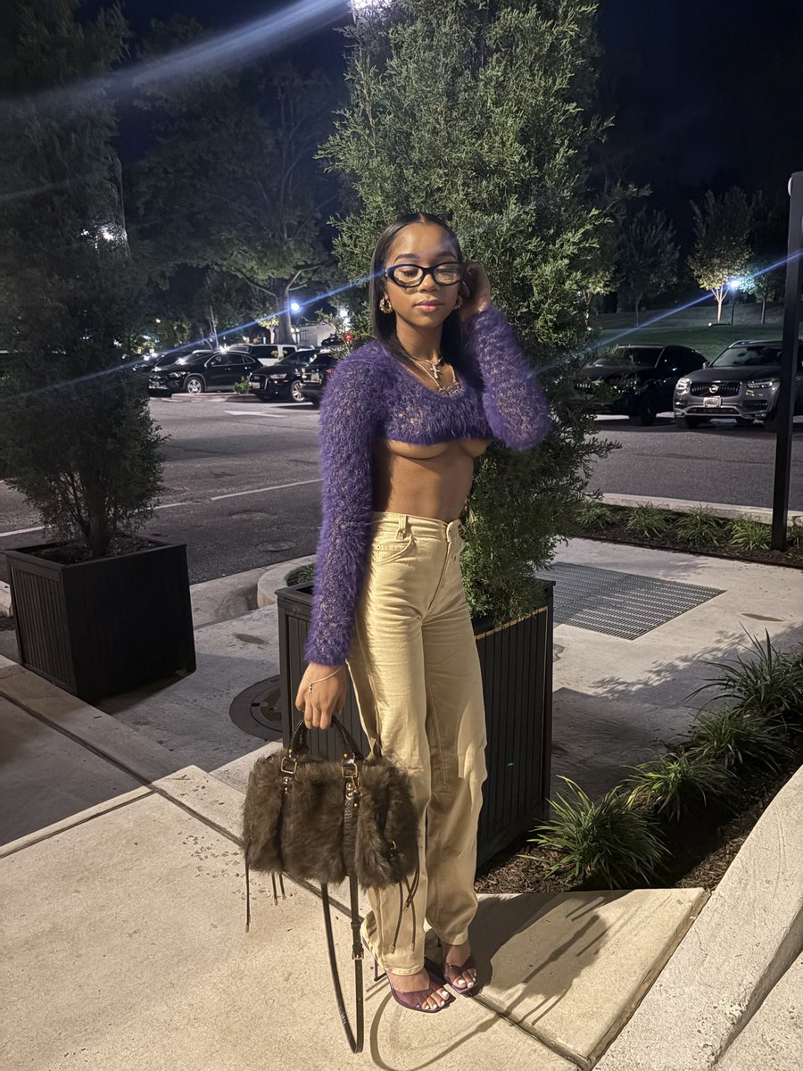 kolideyves's tweet photo. Xoxo I couldn’t wait for fall💜 https://t.co/VoiMJLoMhb