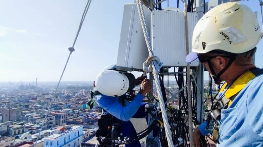 Leonard7612's tweet photo. La actual situación hace reorganizar las prioridades en el uso de los recursos.
Hoy se implementa un proceso de cambio gradual de la matriz energética para la disponibilidad de sitios tecnológicos que sostienen servicios esenciales.
#EtecsaMayabeque
#EtecsaConCuba
#Mayabeque https://t.co/PI4FotI3HO